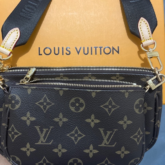 Louis Vuitton purse - Picture 1 of 2